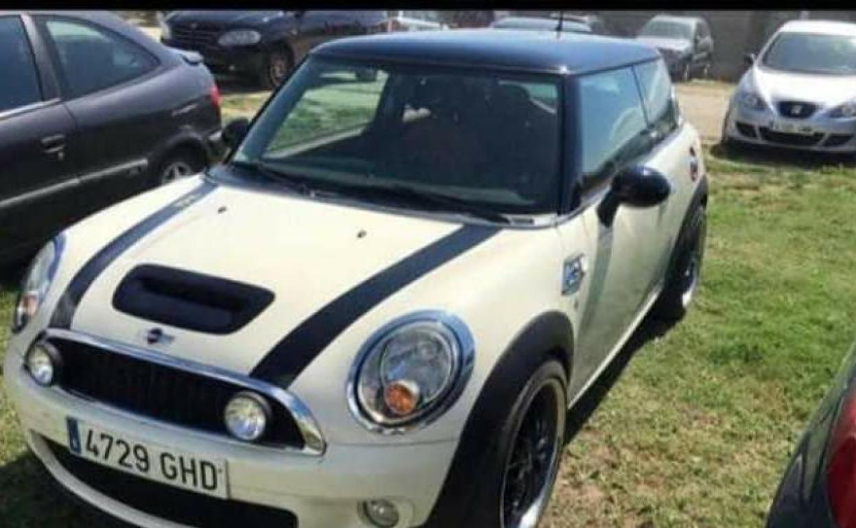 Imagen del vehículo robado en Conil de la Frontera y recuperado en Torremolinos. 