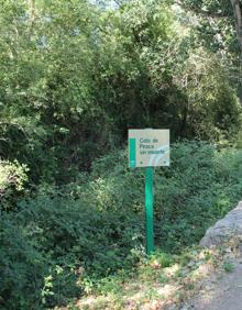 Imagen secundaria 2 - El Turón siempre quedará a la izquierda. Buena parte del camino cuenta con vallas de madera. El camino es idóneo para iniciar a los más pequeños en el senderismo fluvial.