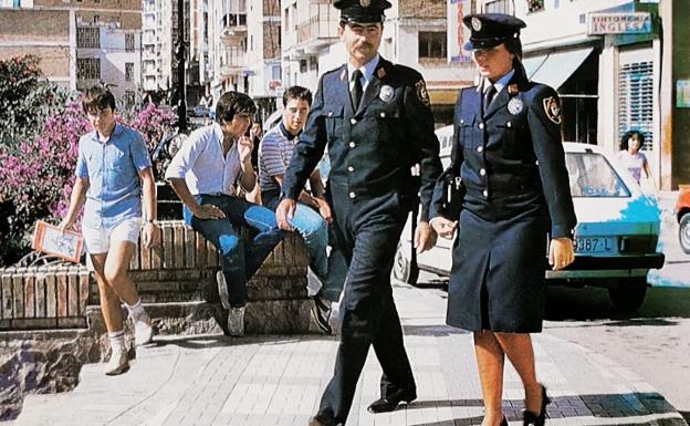 Fotografía de 1982 para promocionar la policía municipal.