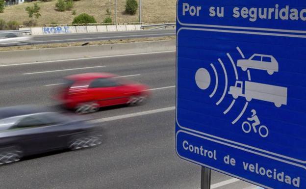 ¿Cómo programa la DGT los controles de velocidad?