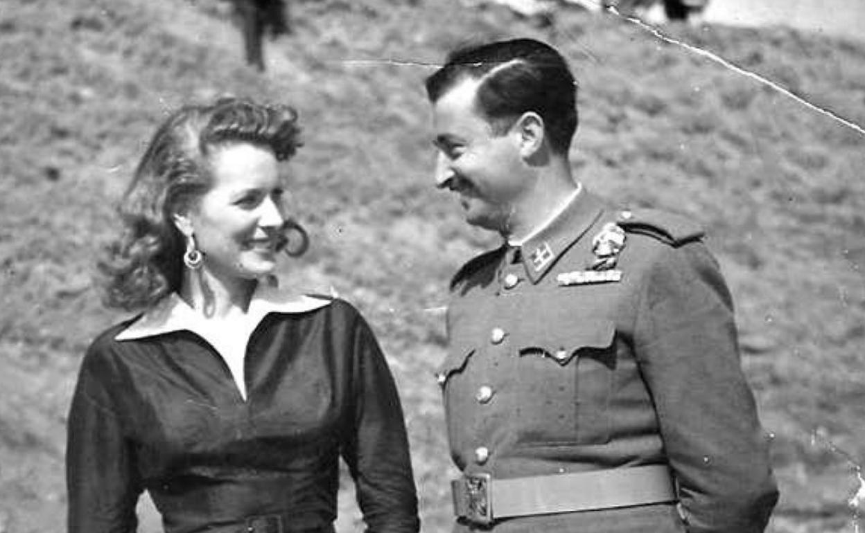 pMaureen O'Hara y el comandante Rafael Girón. 