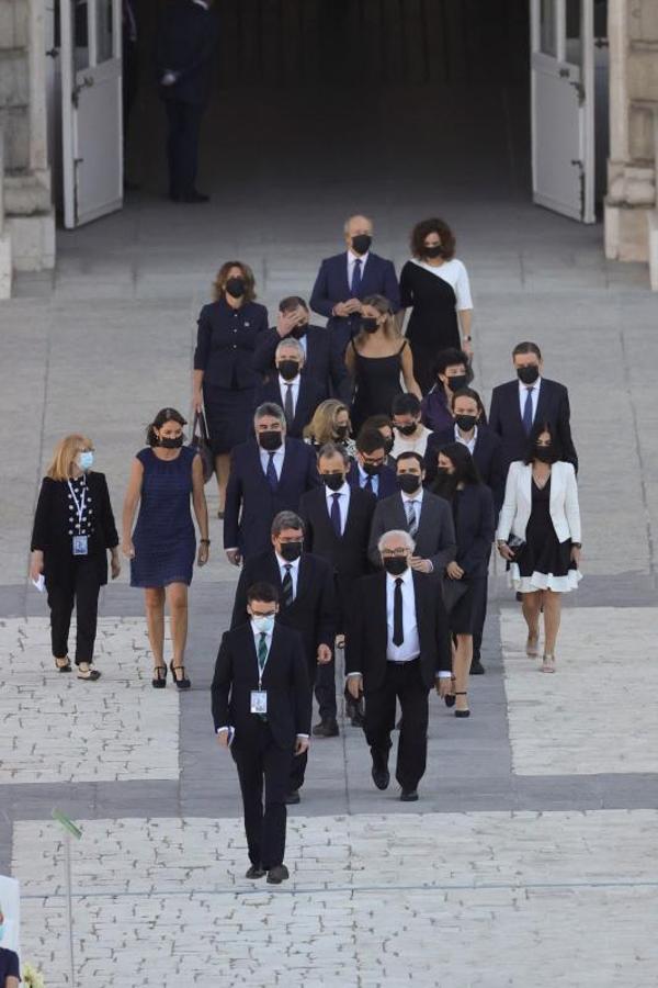 Los ministros del Gobierno a su llegada al Patio de la Armería del Palacio Real