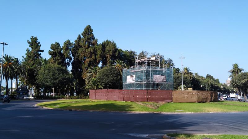 El Ayuntamiento saca lustre a una de las fuentes más emblemáticas de Málaga, fundida en el siglo XIX en Francia y que antes estuvo en las hoy plazas de la Constitución y de la Marina