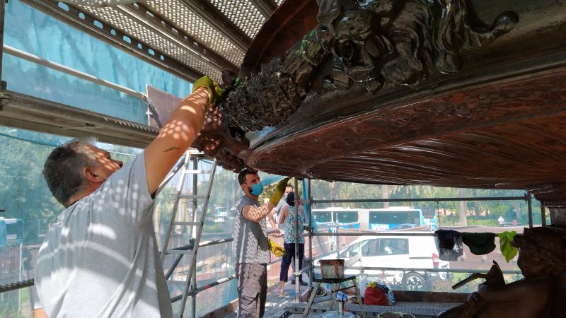 El Ayuntamiento saca lustre a una de las fuentes más emblemáticas de Málaga, fundida en el siglo XIX en Francia y que antes estuvo en las hoy plazas de la Constitución y de la Marina