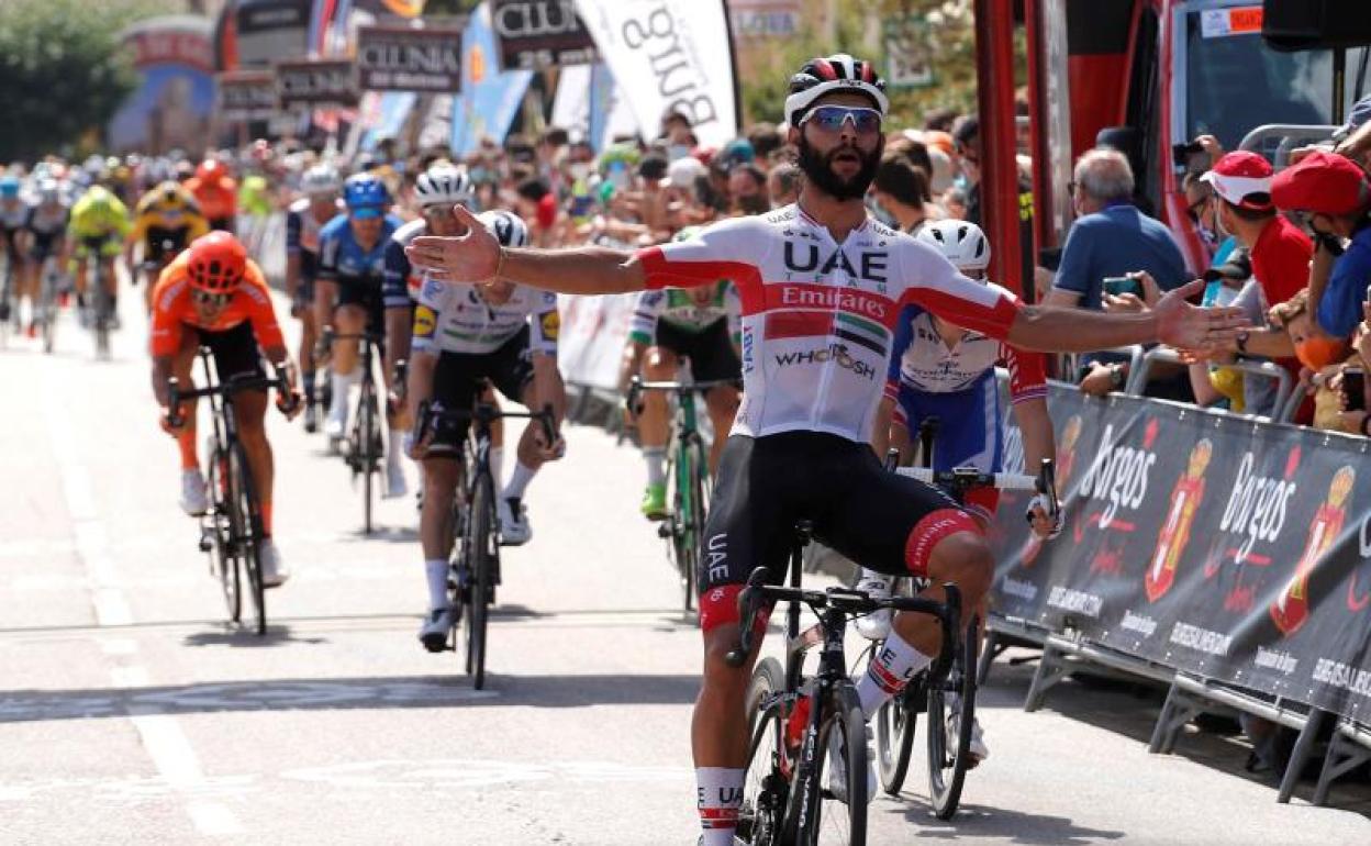 Gaviria celebra su triunfo en la segunda etapa de la Vuelta a Burgos.