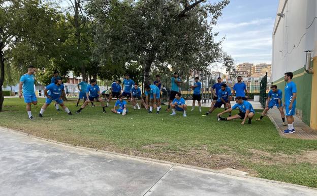 Imagen principal - El Trops Málaga comienza la pretemporada