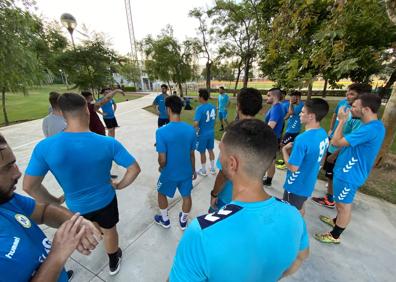 Imagen secundaria 1 - El Trops Málaga comienza la pretemporada