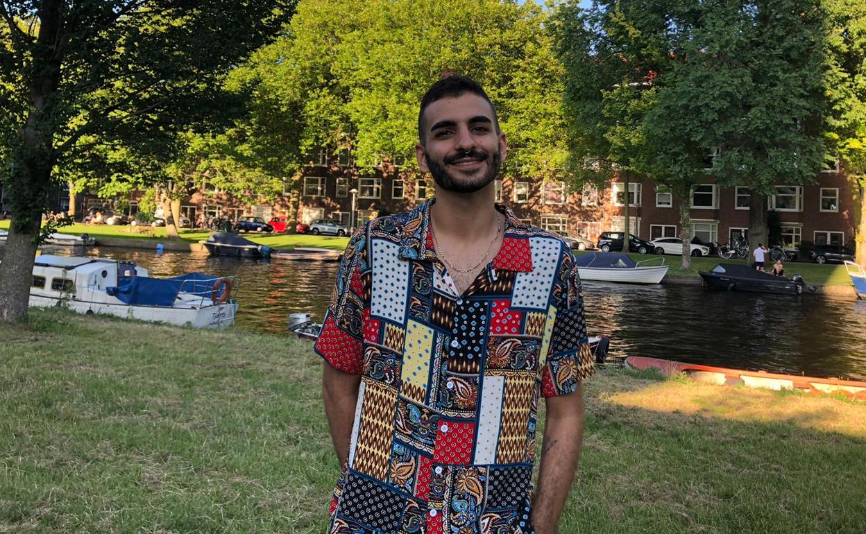 El marbelli Jose Gallardo, en el barrio de Hoofddorpplein.