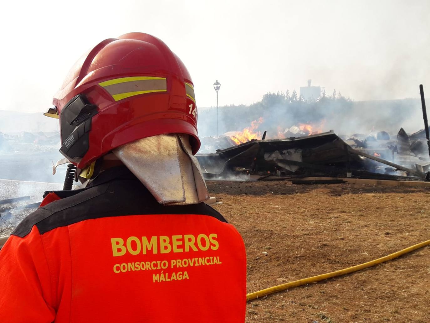 Fotos: Espectacular incendio en un camping de caravanas de Mollina