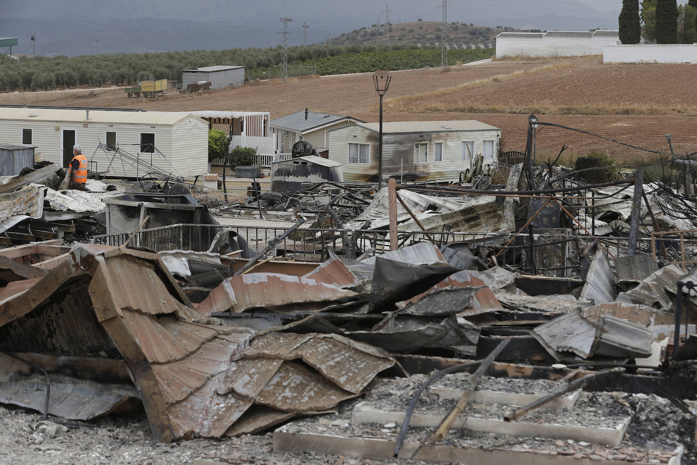 Mollina se vuelca con los más de 70 vecinos desalojados del camping Lazy Days Pueblo Fiesta, en el que 40 casas quedaron totalmente destruidas