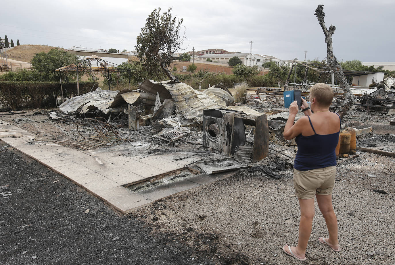 Mollina se vuelca con los más de 70 vecinos desalojados del camping Lazy Days Pueblo Fiesta, en el que 40 casas quedaron totalmente destruidas