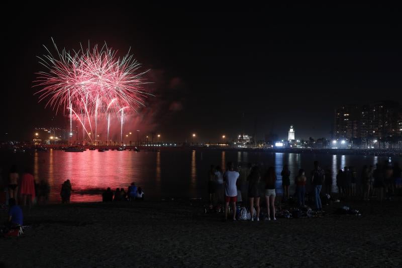 Fotos: Las mejores imágenes de los fuegos artificiales de la Feria de Málaga de los últimos años