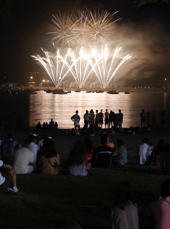 Fotos: Las mejores imágenes de los fuegos artificiales de la Feria de Málaga de los últimos años
