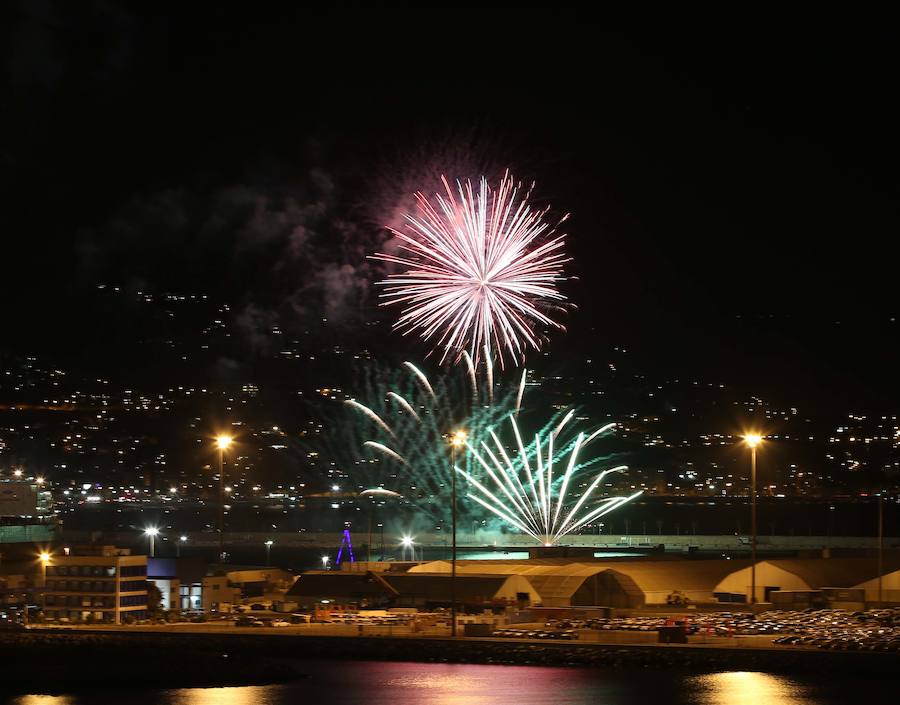 Fotos: Las mejores imágenes de los fuegos artificiales de la Feria de Málaga de los últimos años