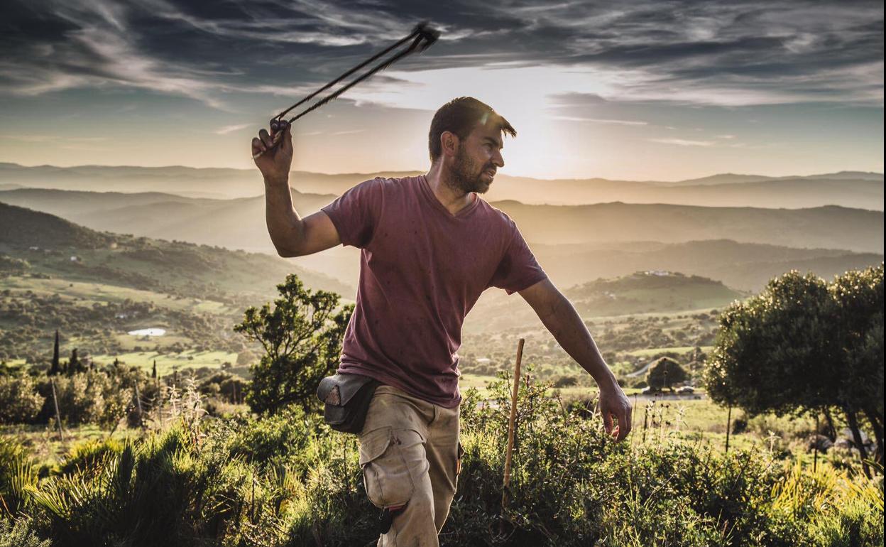 Juan Ocaña gestiona la Quesería Sierra Crestellina en el pueblo de Casares. 