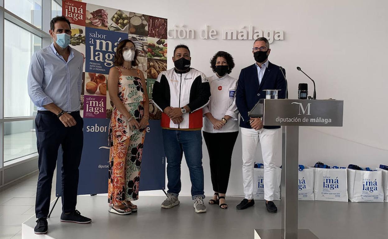 Juan Carlos Maldonado, Nuria Carmona, Javier Frutos, Irene Garrido e Elías Tang, en la presentación