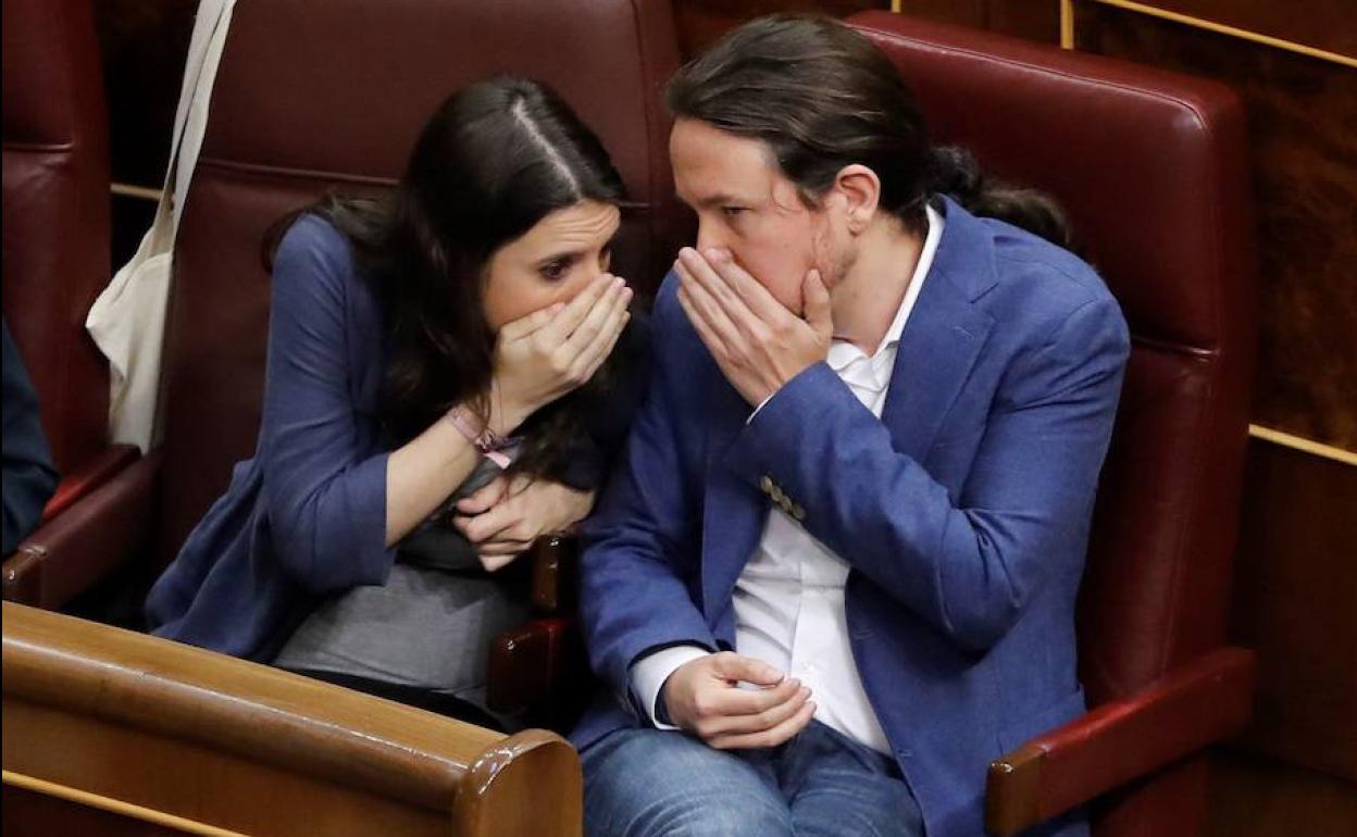 Irene Montero y Pablo Iglesias, en una imagen en el Congreso.