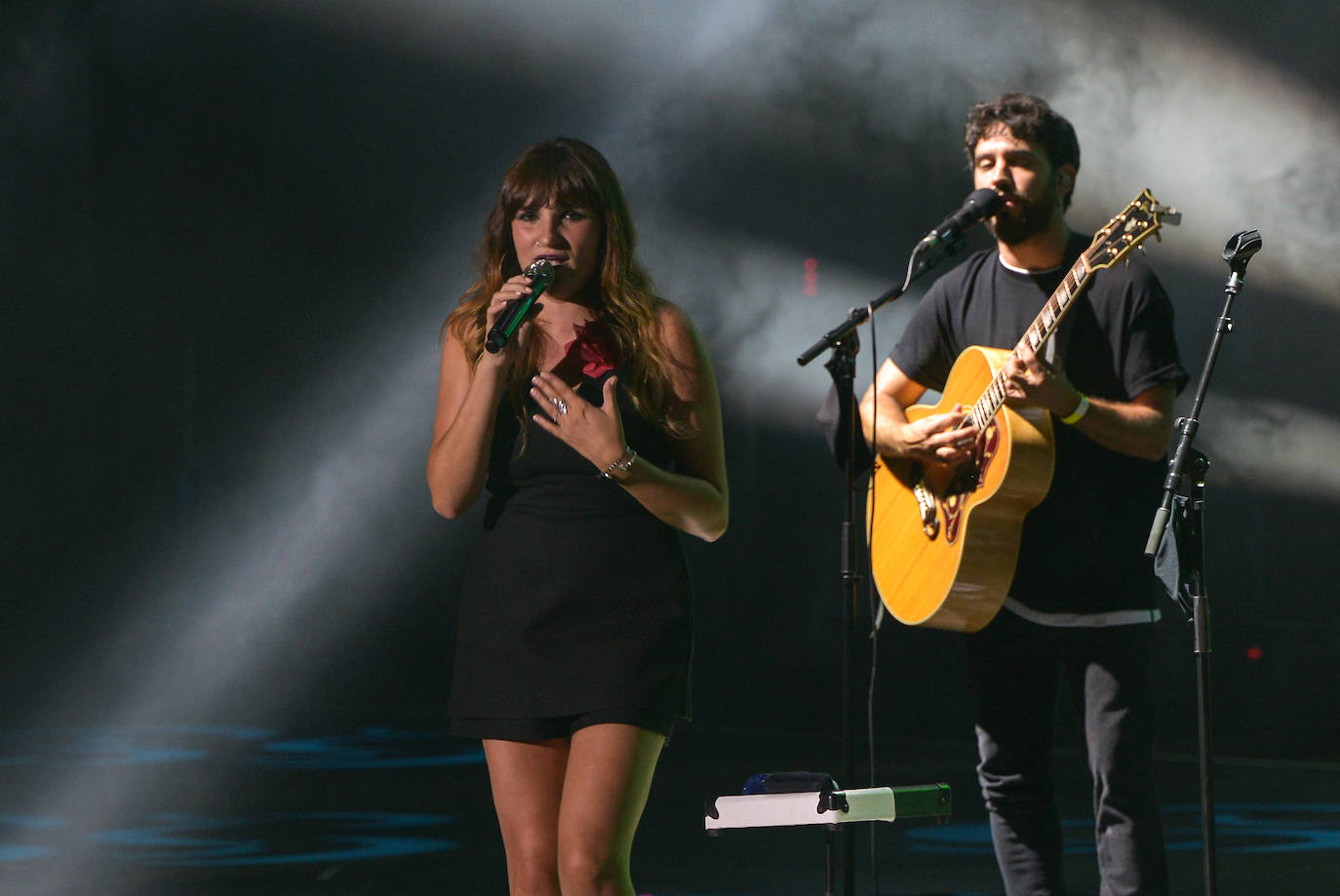 Rozalen, durante su espectáculo en Starlite. 