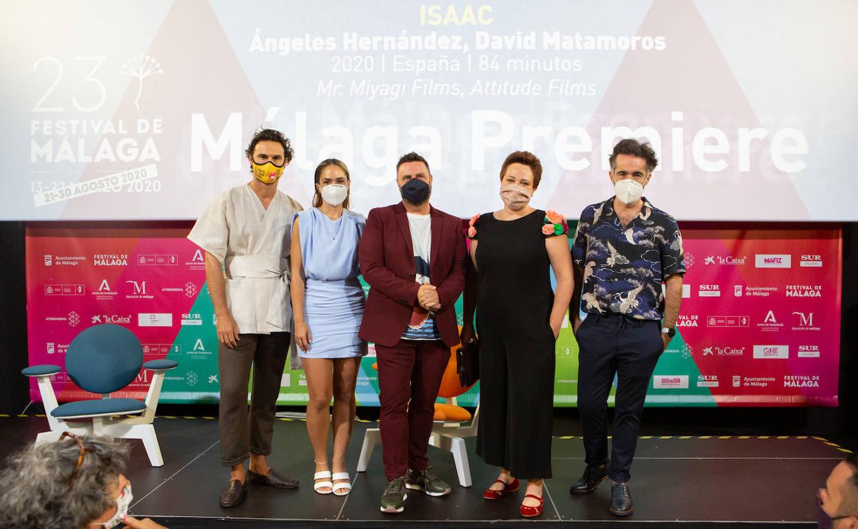 Presentación de 'Isaac', en el Cine Albéniz, con Ángeles Hernández y David Matamoros, Pepe Ocio, Iván Sánchez y Erika Bleda. 