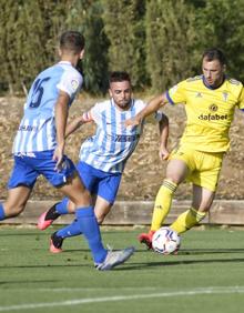 Imagen secundaria 2 - La cantera del Málaga mantiene el pulso pero no evita la derrota (1-2)