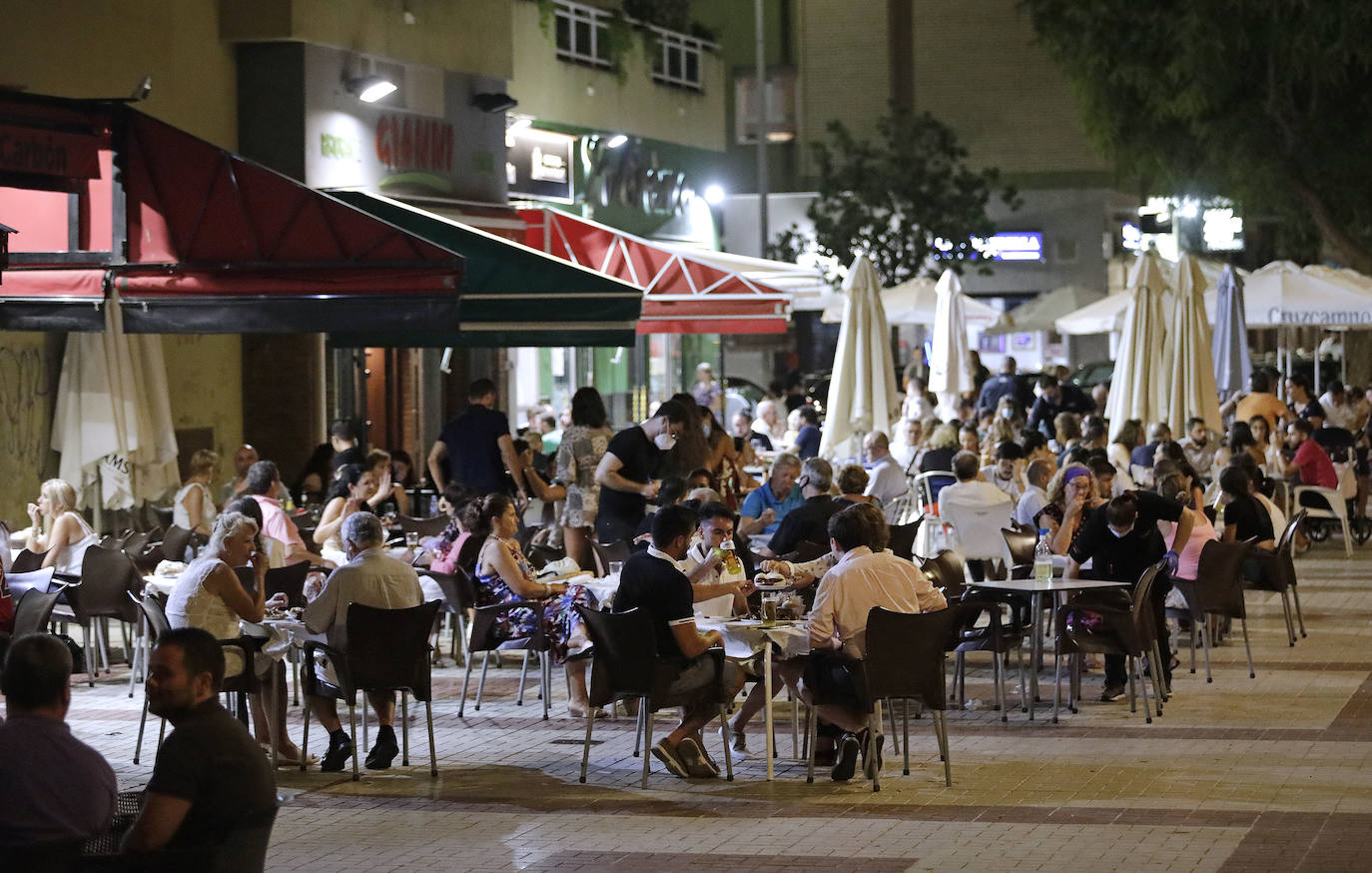 Fotos: La hostelería de los distritos, en auge este verano