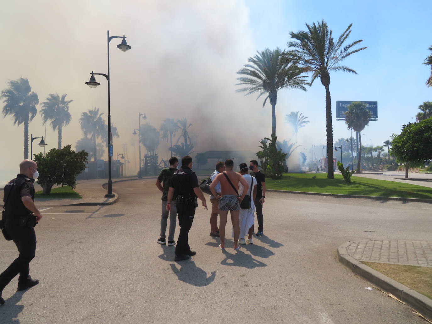 Efectivos del Plan Infoca y del Consorcio Provincial de Bomberos trabajan en la zona