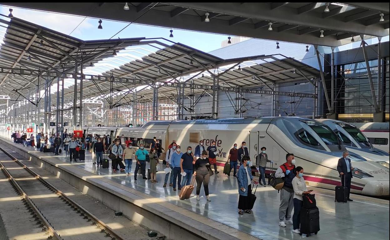 Renfe lanza 380.000 plazas de AVE y Larga Distancia con descuentos de hasta el 57%