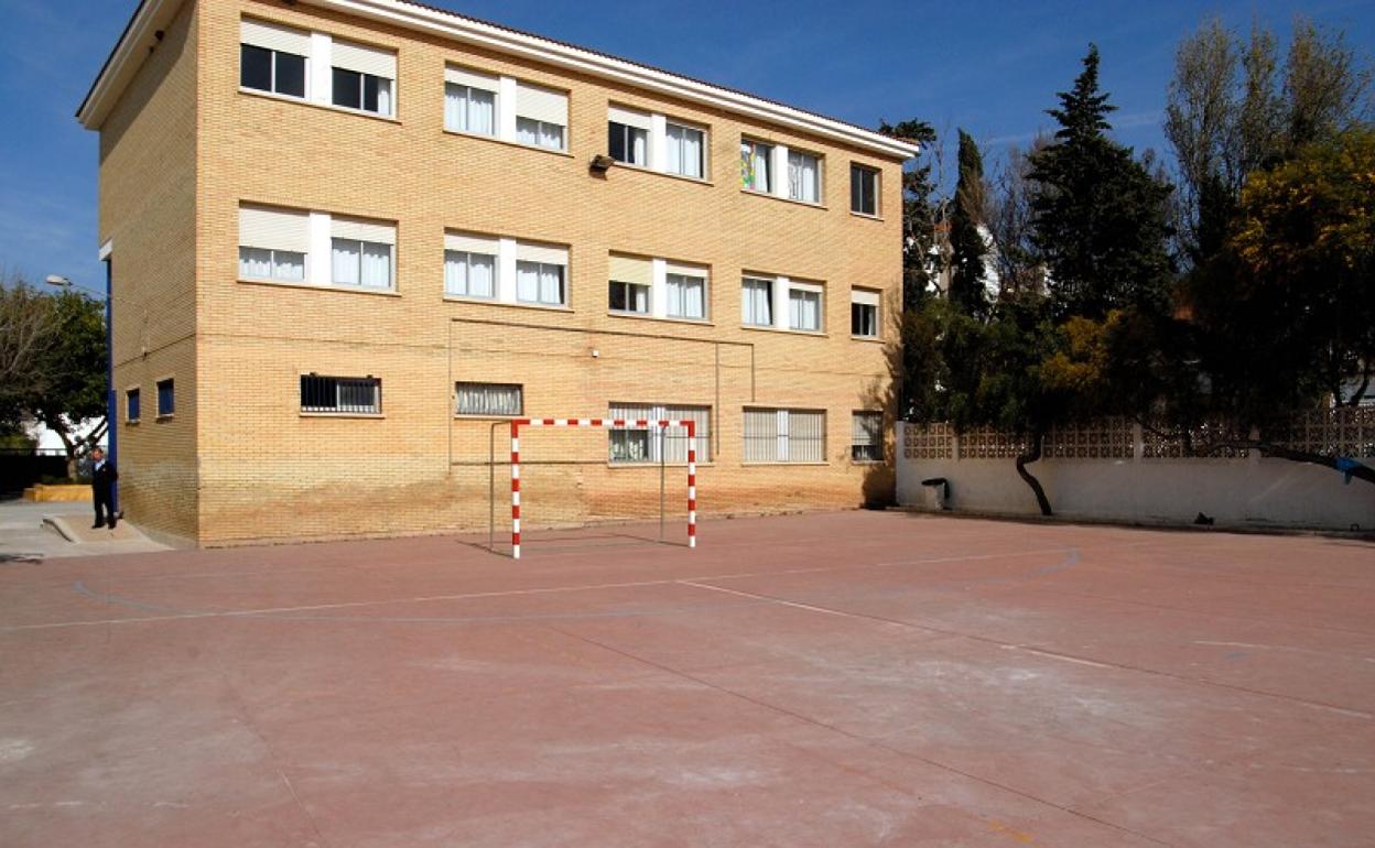 Patio del colegio de El Morche.
