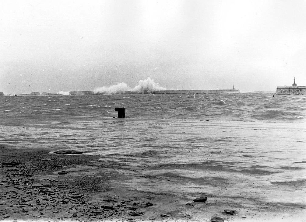 El Parque de Málaga quedó arrasado, se hundieron barcos y quedaron en la miseria cerca de un millar de habitantes de las chabolas de El Bulto, San Andrés y Pedregalejo