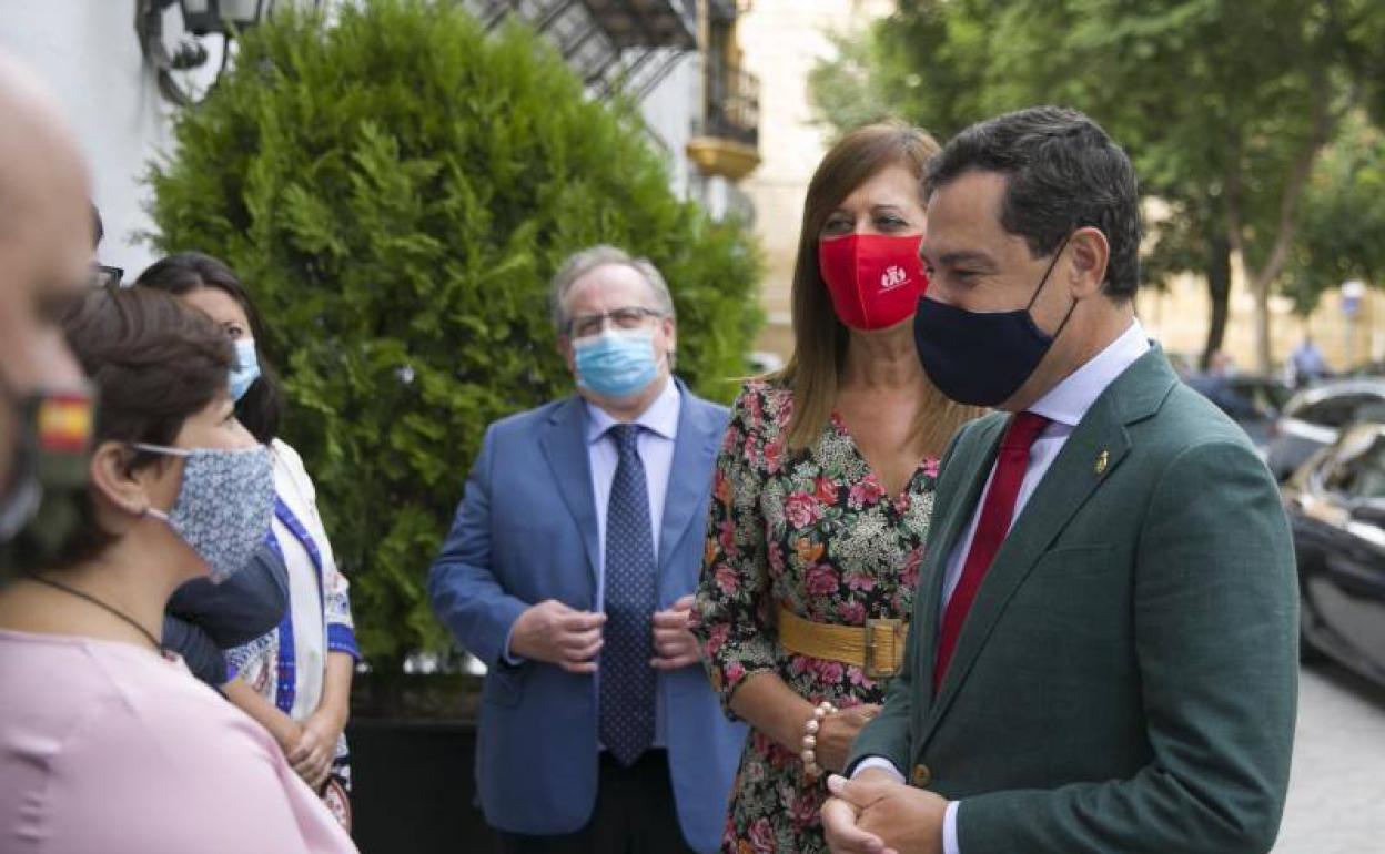 Moreno, en una visita este jueves a Osuna. 