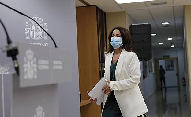 La secretaria de Estado de Sanidad, Silvia Calzón, a su llegada a la rueda de prensa