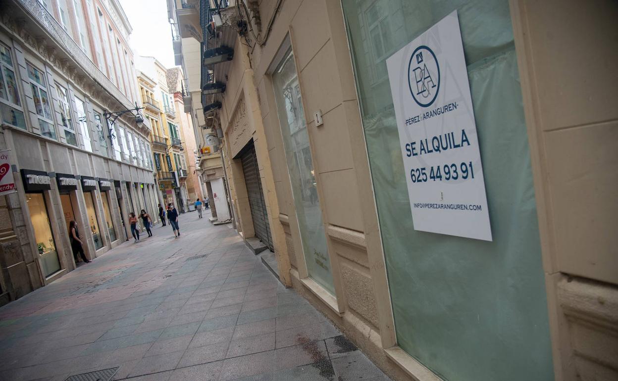 El Centro Histórico de Málaga es ya escenario de una oleada de cerrojazos. 