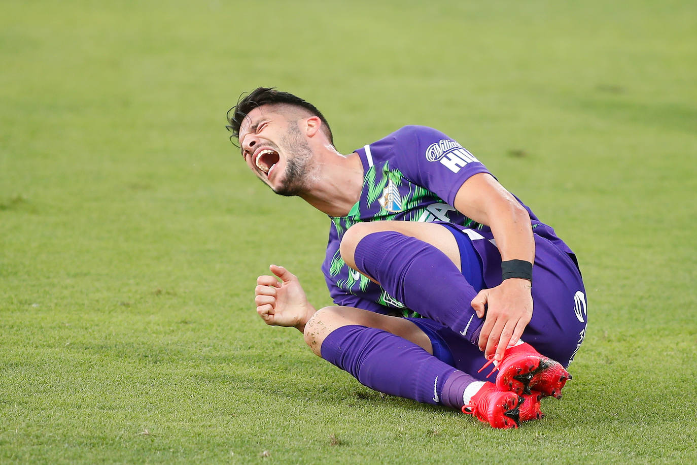 El Málaga logra su primer triunfo de la temporada. 