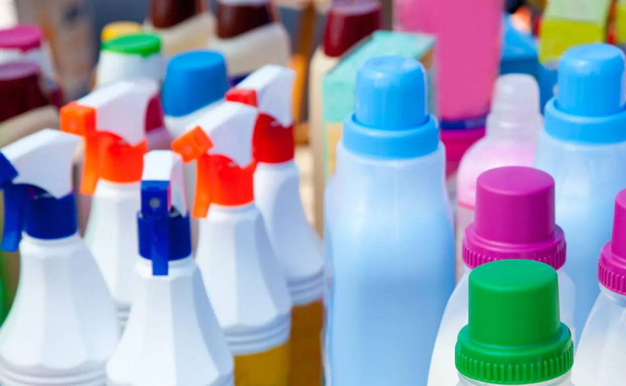 Estos son los desinfectantes anti-covid más eficaces para la limpieza de superficies, ropa y mascarillas