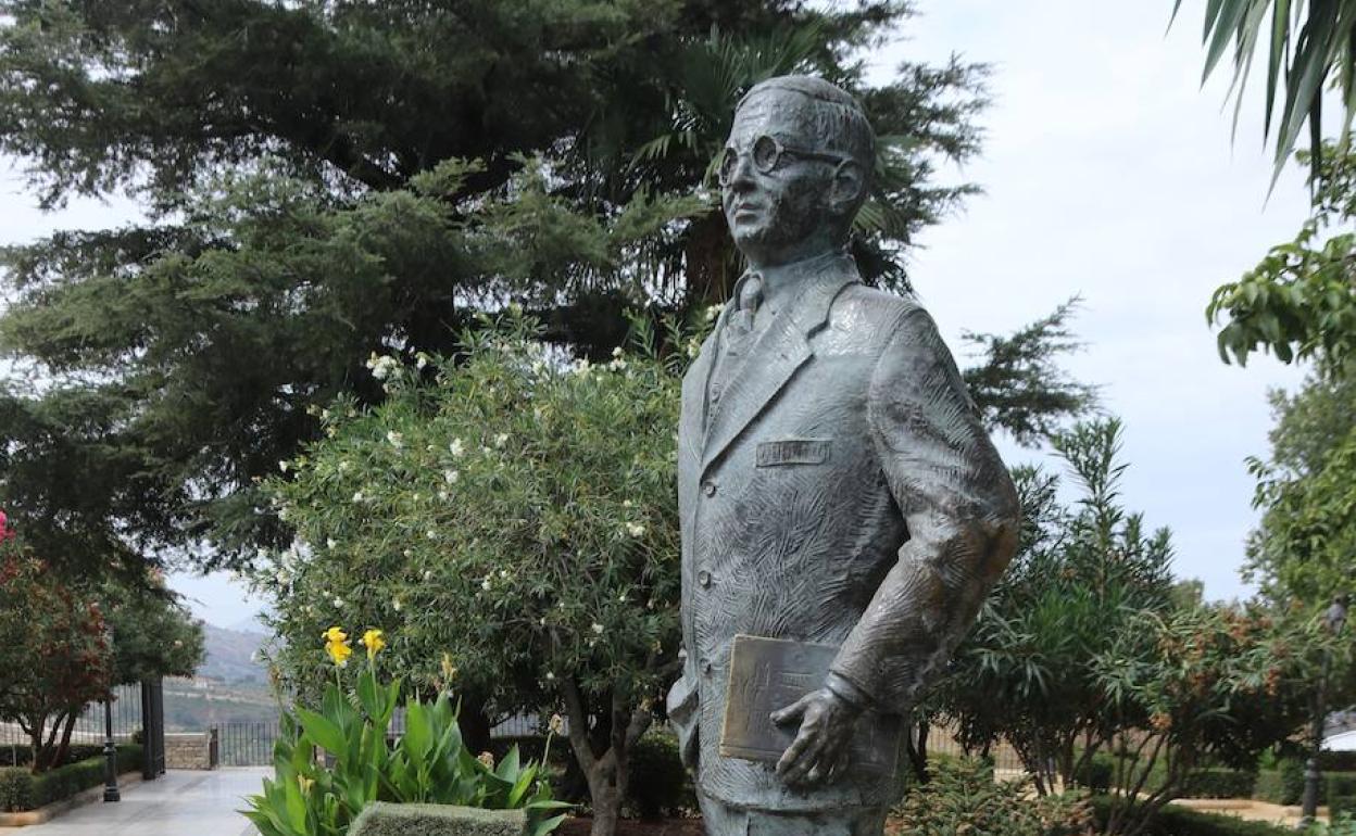 La estatua.
