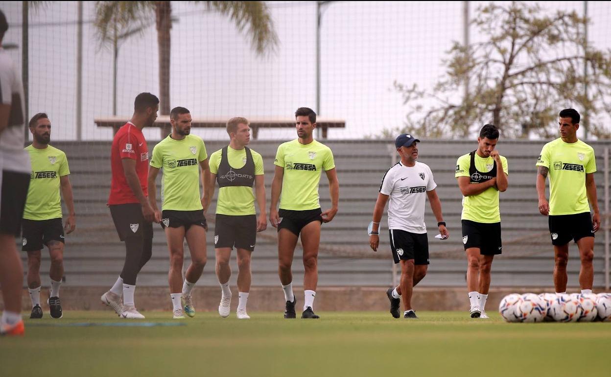 De los siete jugadores incluidos en el ERE que charlaron al día siguiente con Pellicer, ya se han marchado Cifu, Munir, Adrián y Juan Carlos. 