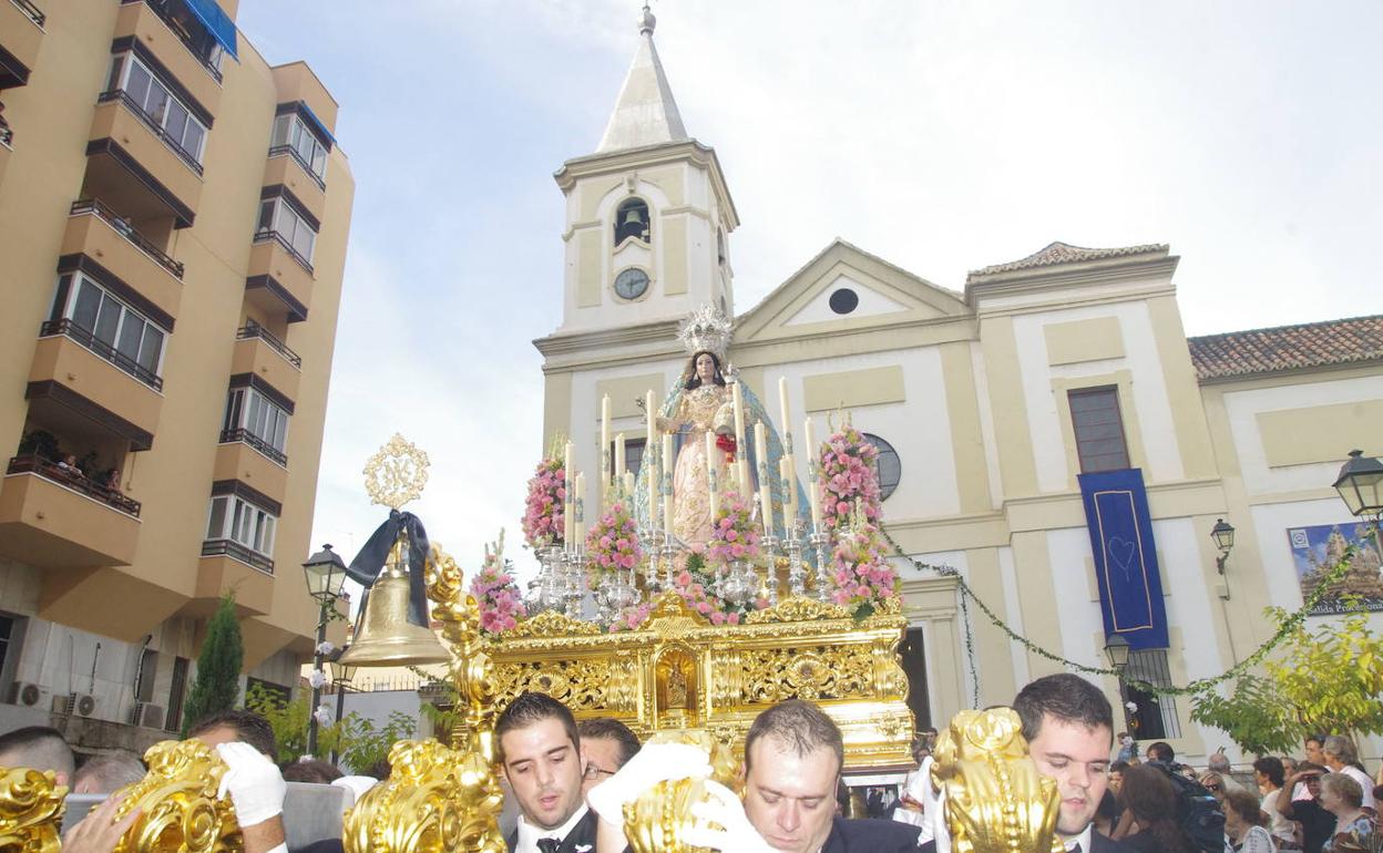 La Virgen del Rosario de El Palo saldrá a la fachada de su iglesia en  sustitución de su procesión de octubre | Diario Sur