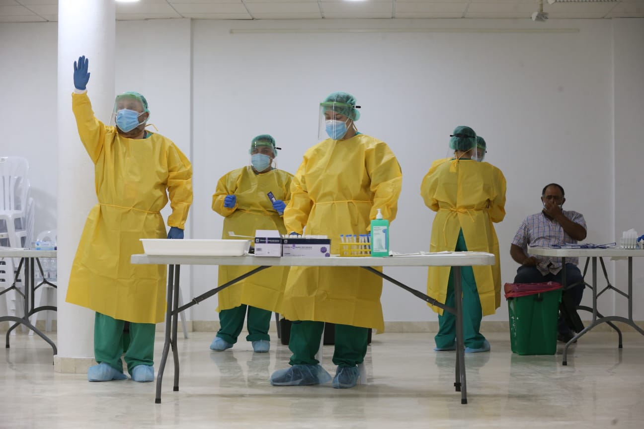 604 vecinos de ambos municipios se someten a un cribado que determinará la incidencia de coronavirus en estos pueblos. En la foto, test en Villanueva de la Concepción.