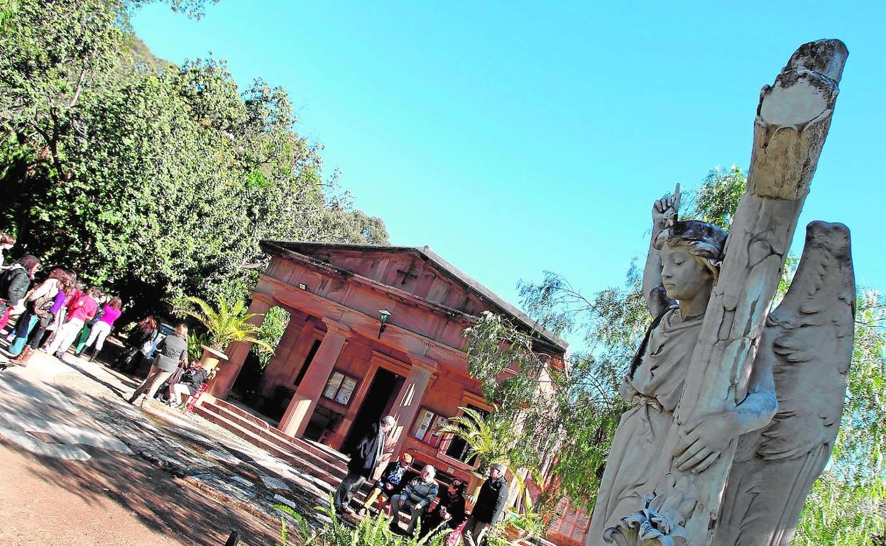 Las rutas culturales comienzan el viernes 2 de octubre con una en el Cementerio Inglés.