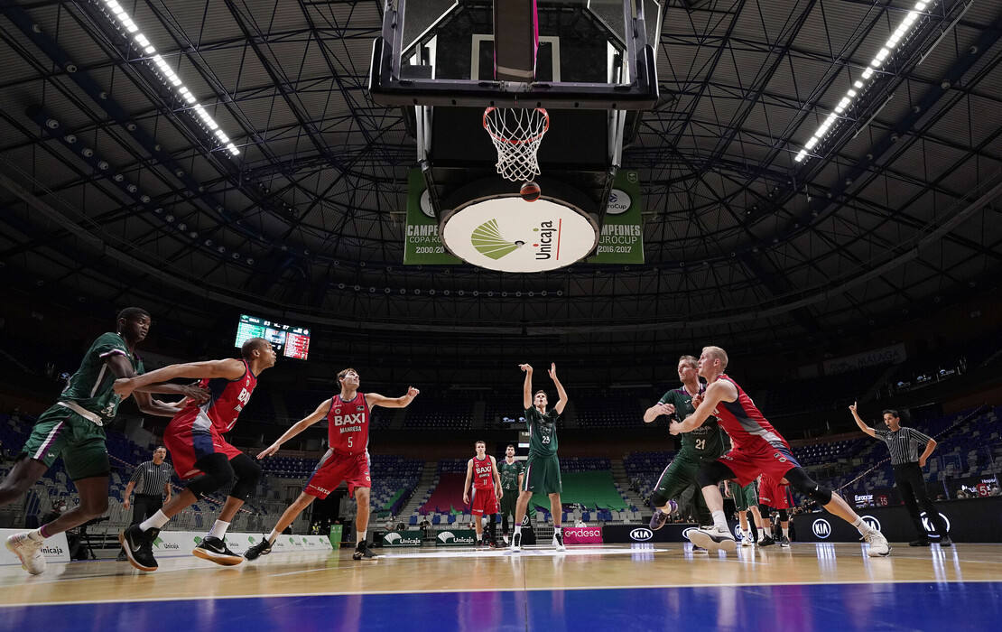 Fotos: Las imágenes del Unicaja-Manresa en el Carpena