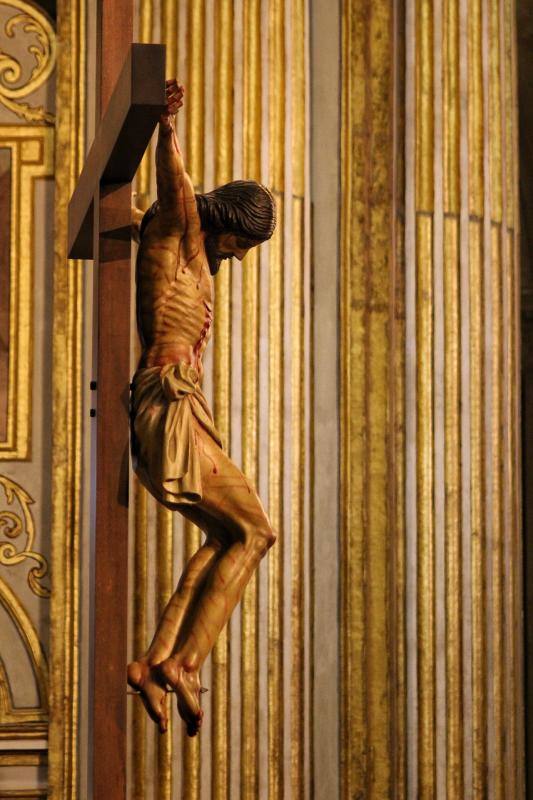 El Cristo Mutilado (ahora llamado de la Clemencia) ha recuperado la pierna derecha y el pie izquierdo.