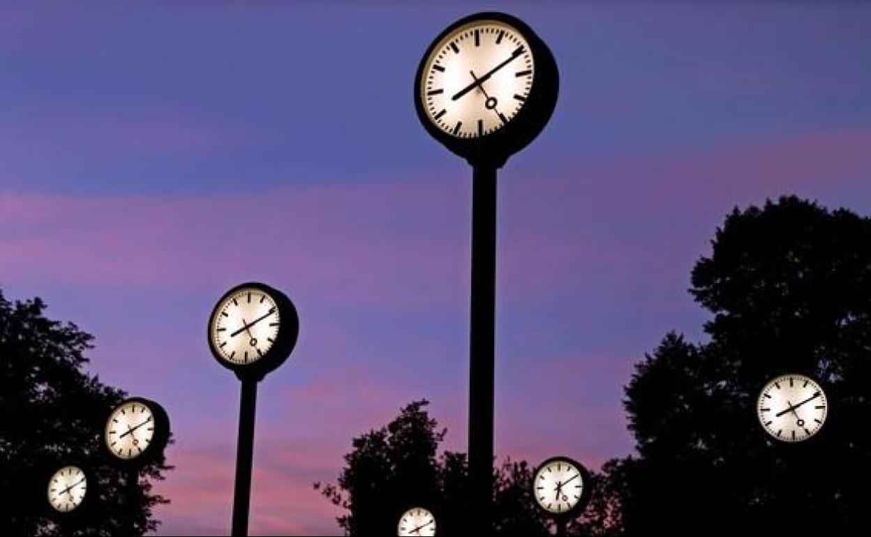Llega el cambio de hora de invierno: hoy es el día en el que tenemos que retrasar el reloj