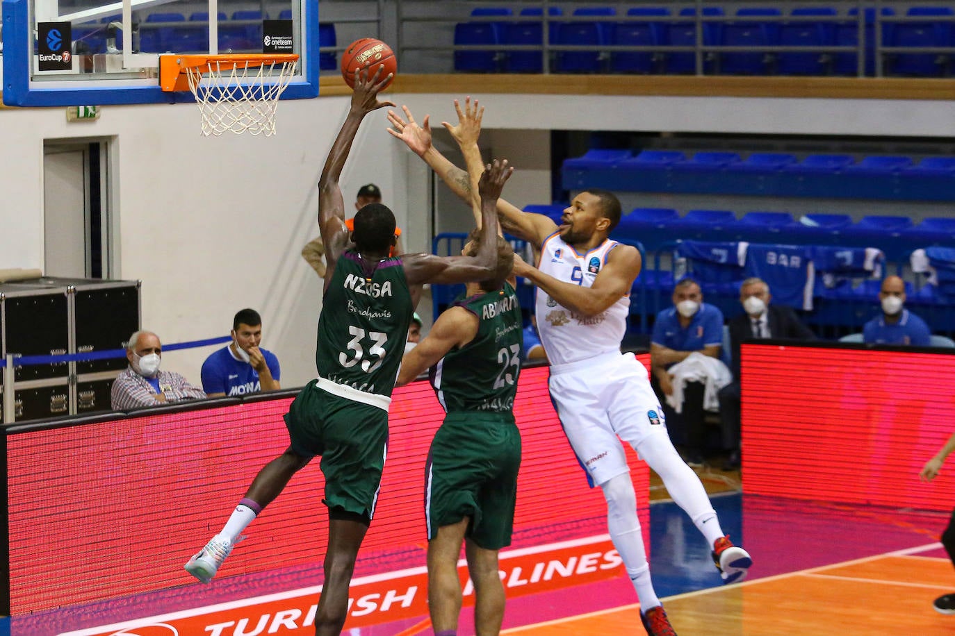 El Unicaja sufrió la primera derrota europea de la temporada