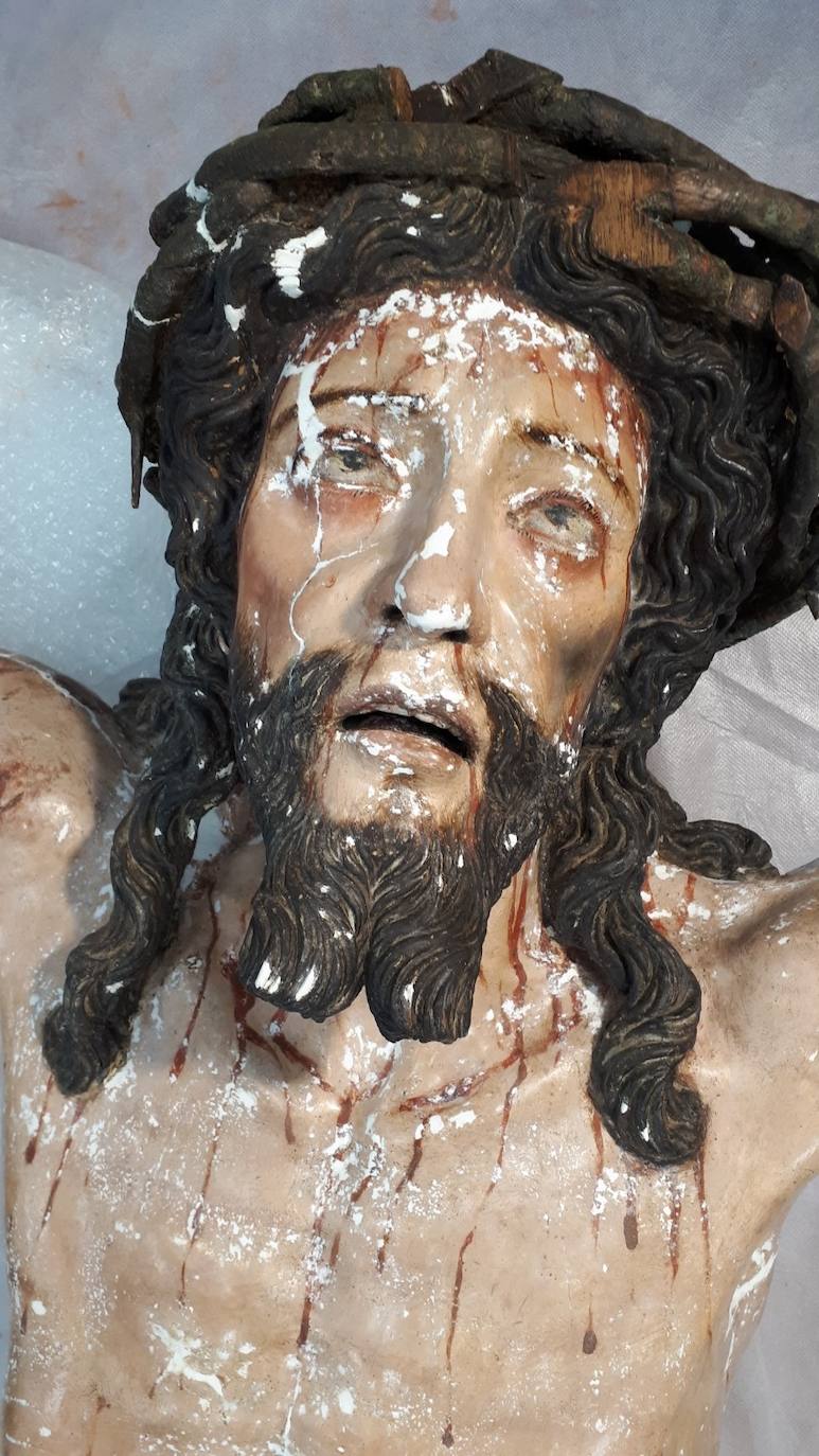 La empresa Quibla acomete la reparación del Cristo de las Victorias.