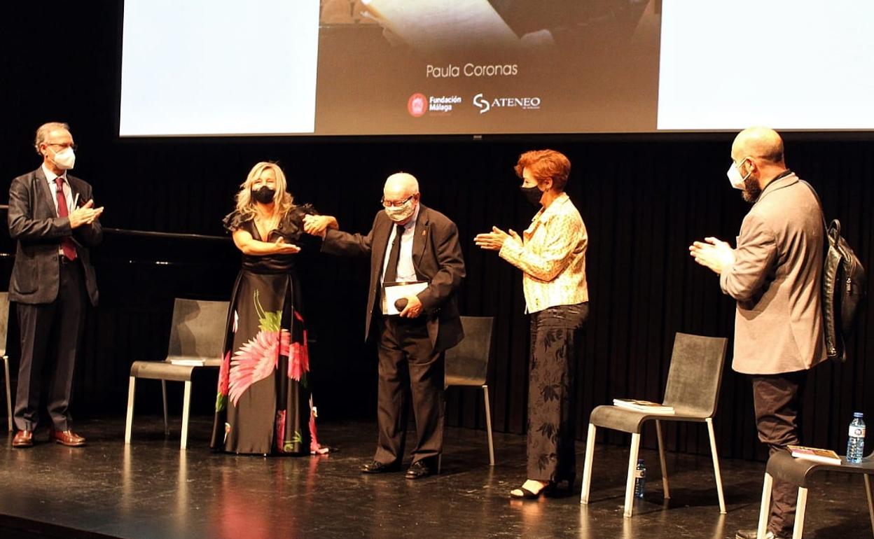 Del Campo, junto a Cobalea, Coronas, Abón y Gaitán, recibe el aplauso del auditorio. 