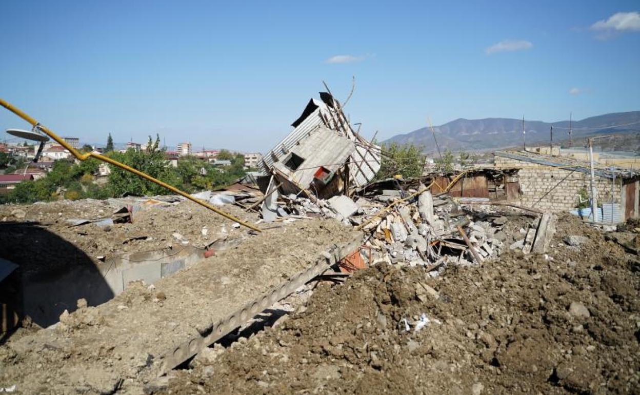 Destrozos en la capital de Nagorno Karabaj, Stepanakert.