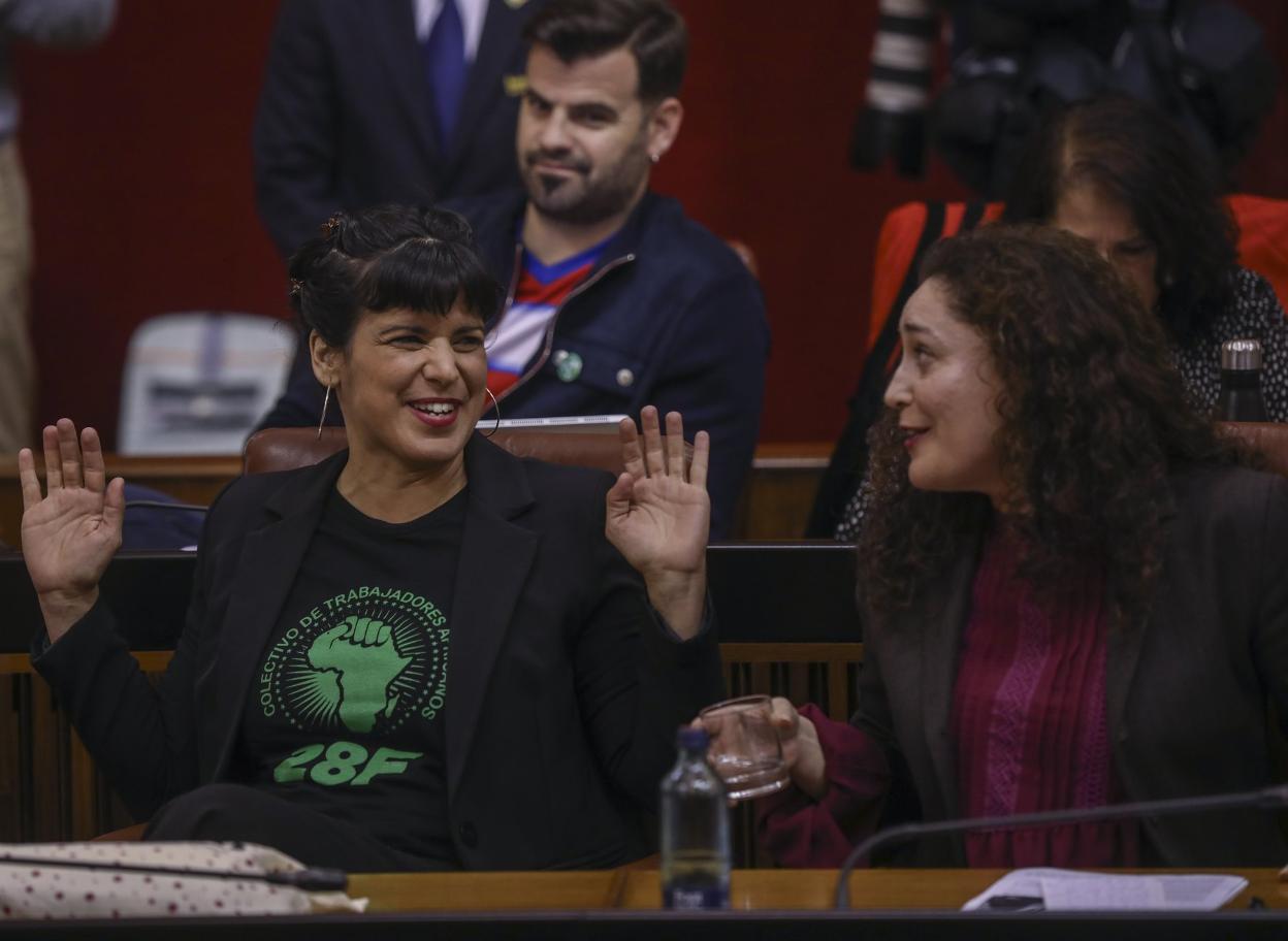 La presidenta y la portavoz de Adelante Andalucía, Teresa Rodríguez (Anticapitalistas), e Inma Nieto (IU). efe