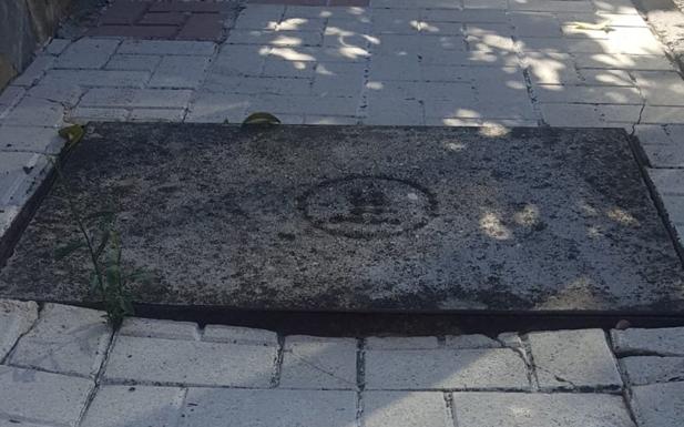 Una arqueta en mal estado y peligrosa 