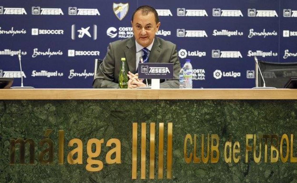 José María Muñoz, en un encuentro con la prensa en La Rosaleda. 
