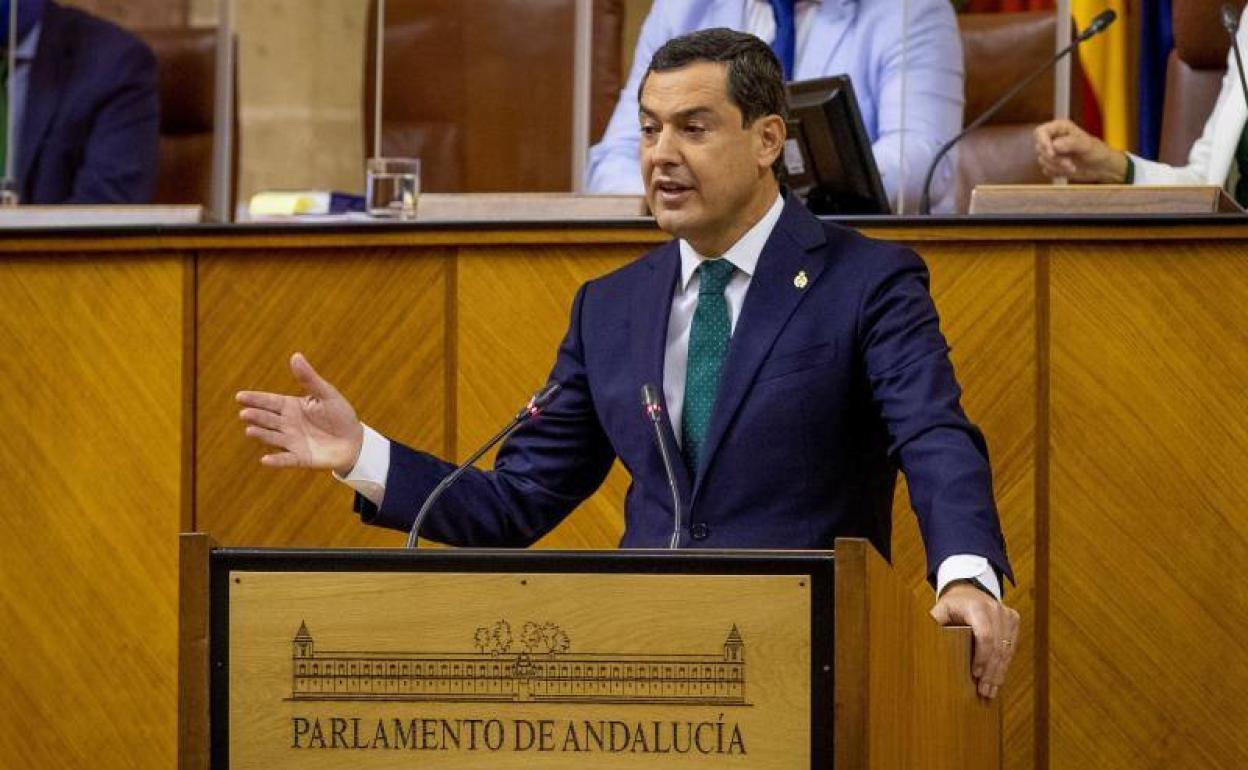 Juanma Moreno, durante su discurso de esta mañana en el Parlamento.